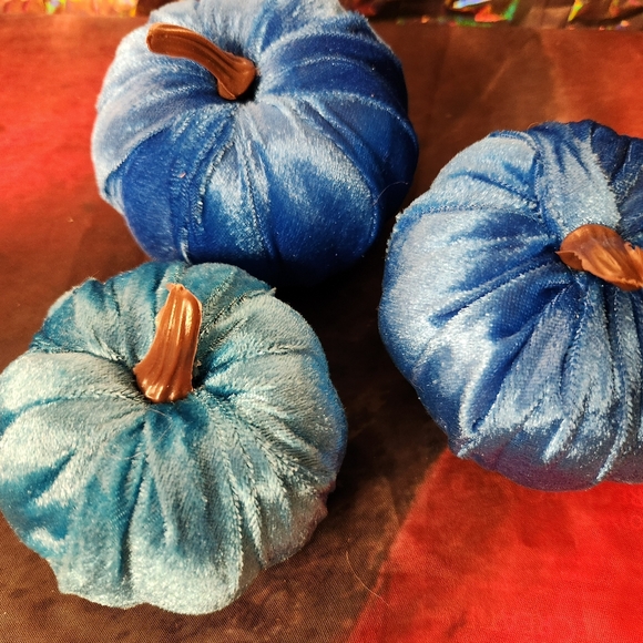 Set of three decorative pumpkins, blue - Picture 2 of 6